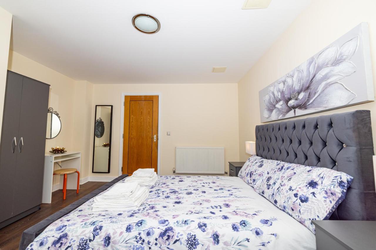 Two Bed Apartment Near Canary Wharf Londres Exterior foto